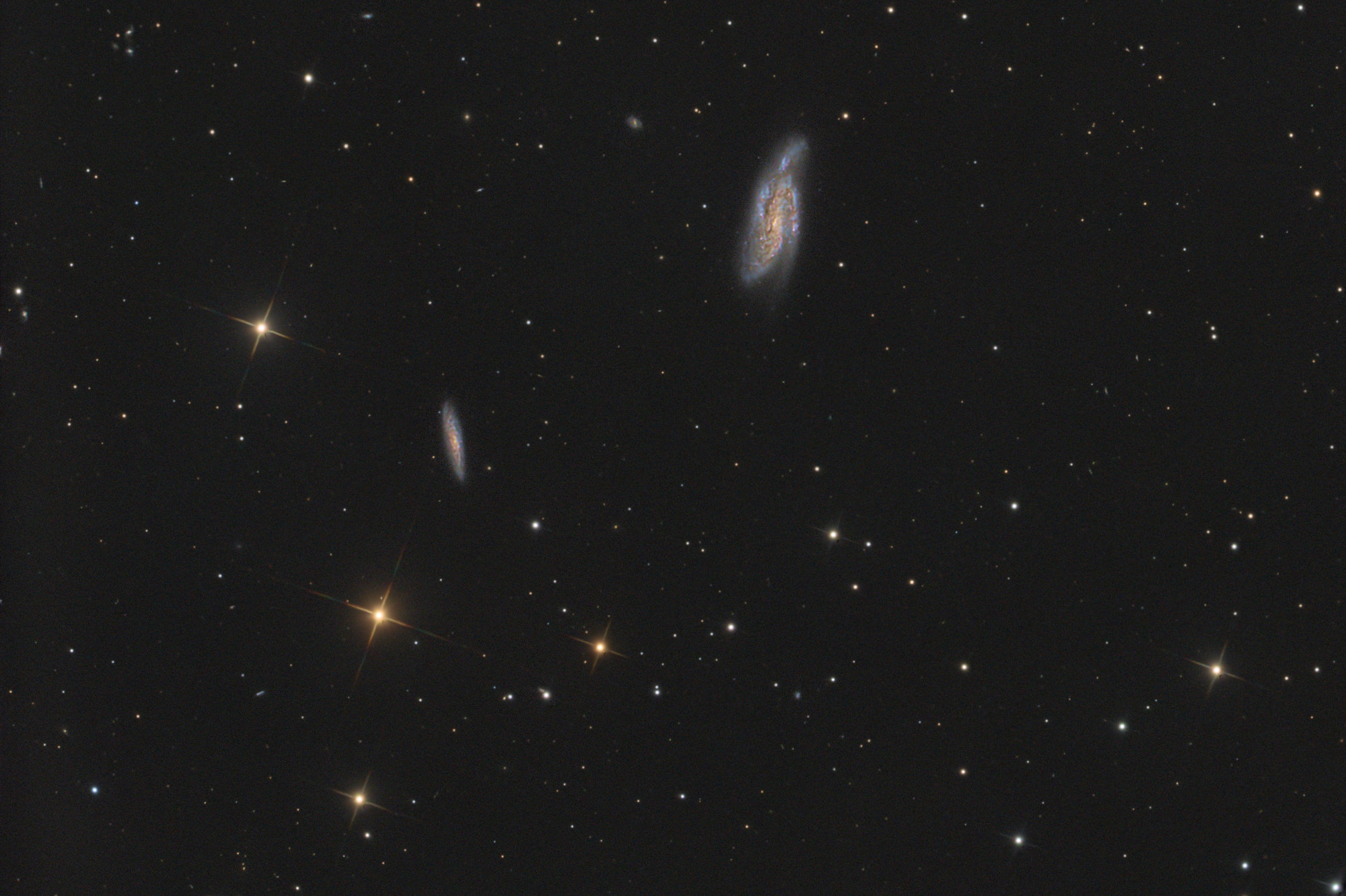 NGC 4088 ist eine ungewöhnliche Spiralgalaxie im Sternbild Großer Bär, die auf Grund ihres gestörten Aussehens auch als Arp 18 in den »Atlas of peculiar galaxies« aufgenommen wurde.